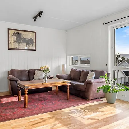 Modern 3 Bedroom With Fantastic View 트롬쇠